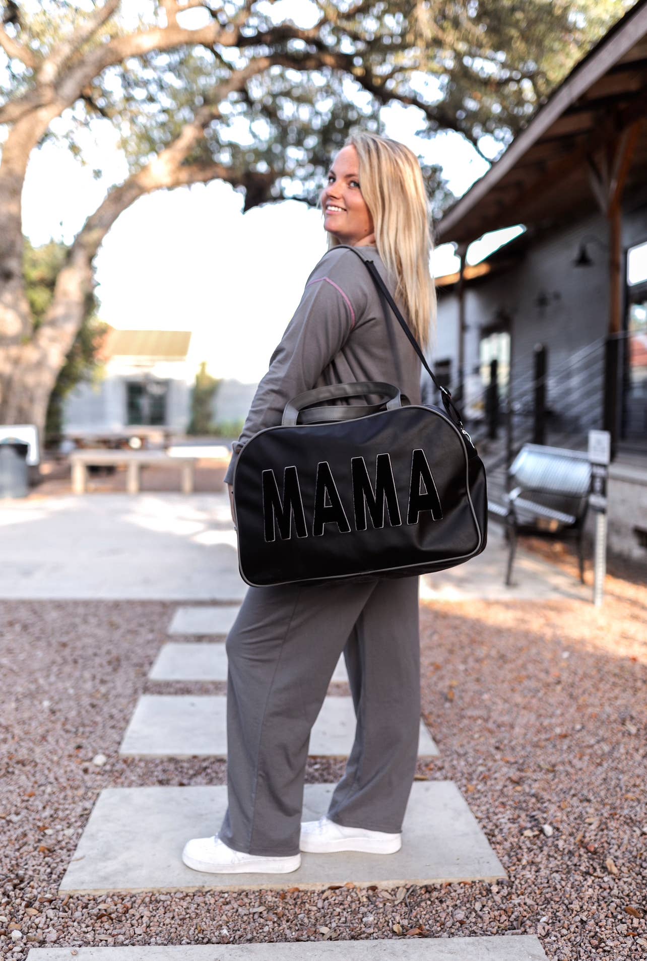 Duffle Bag - MAMA (BLACK)