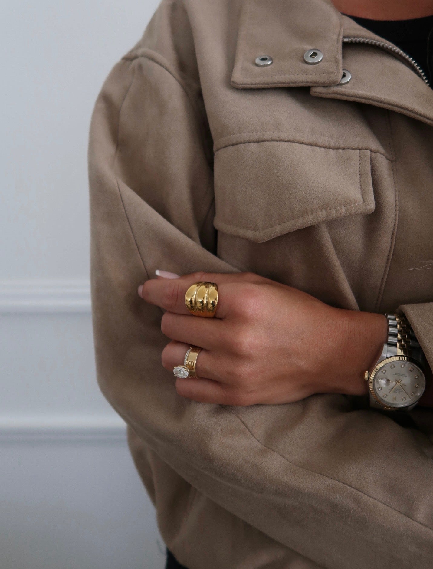 LARGE GOLD SHELL RING