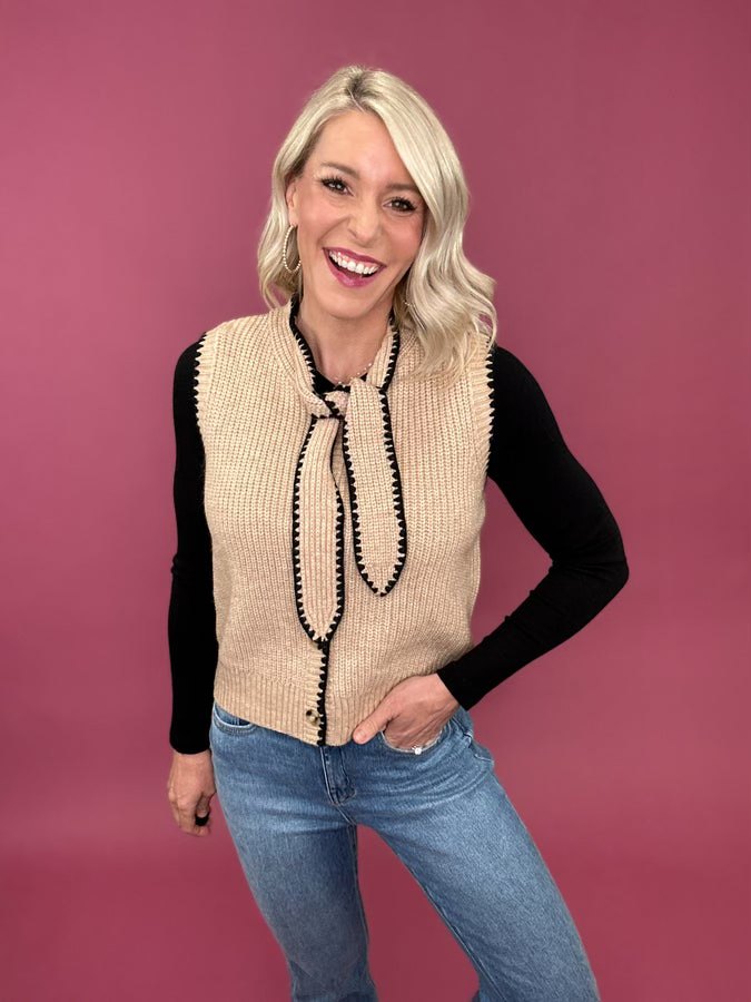 Chic Knitted Sweater Vest with Bow Tie Detail