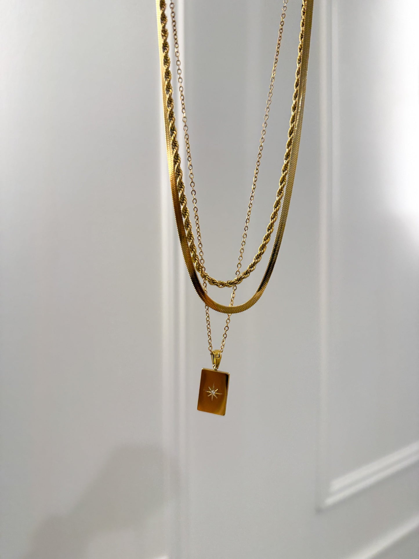 SCARLETT NECKLACE