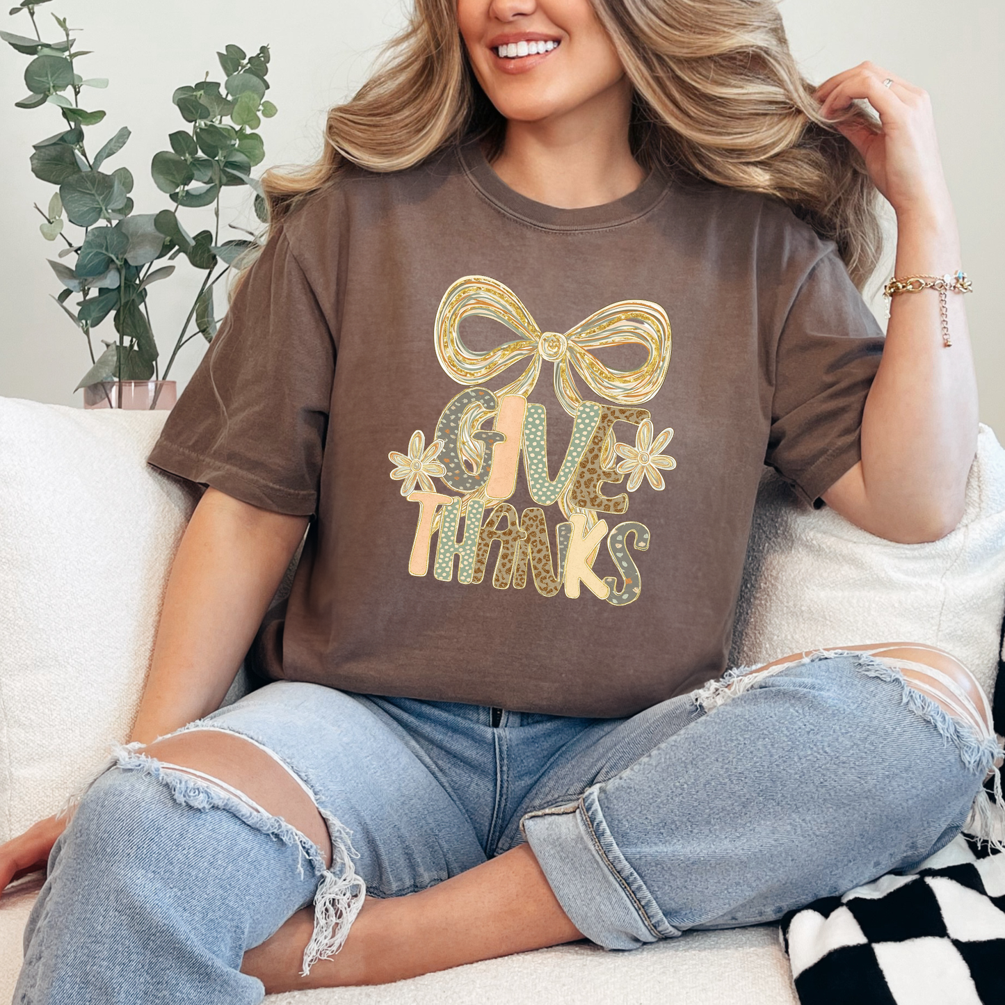 Give Thanks Bow Graphic Tee