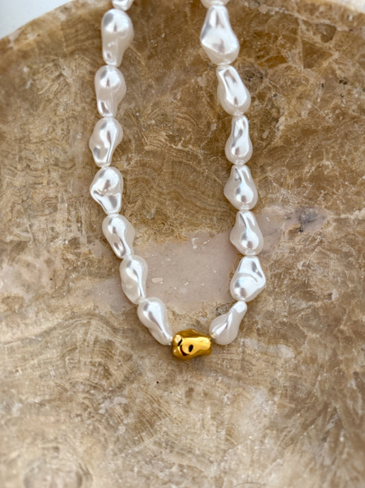 SOPHIA NECKLACE