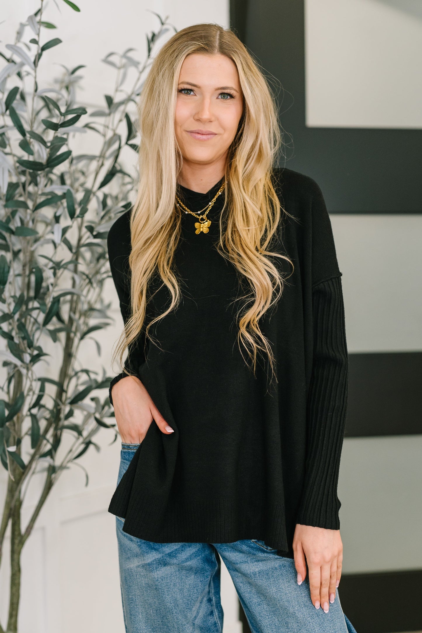 Running Late Hooded Long Sleeve in Black